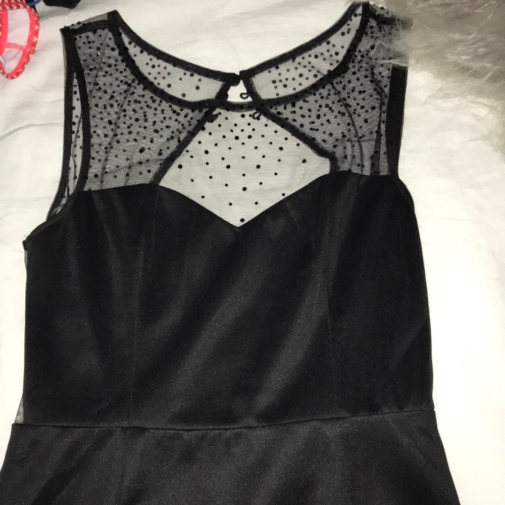 Black bodycon dress
